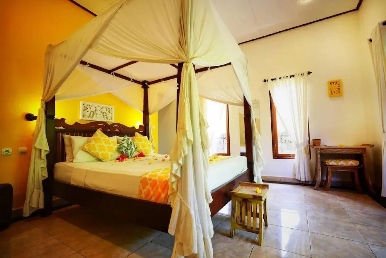 Kirana Homestay - Sunshine Bungalow