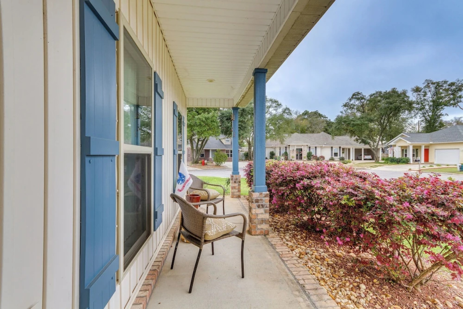 Pet-friendly Pensacola Home ~ 2 Mi to Bruce Beach!