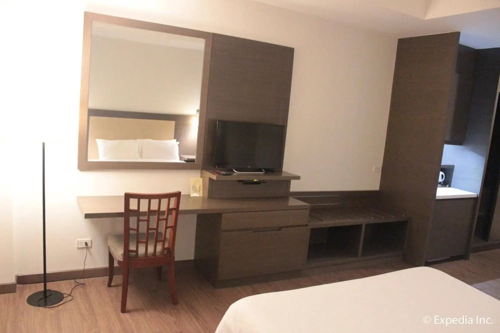 Rivermount Hotel And Resort