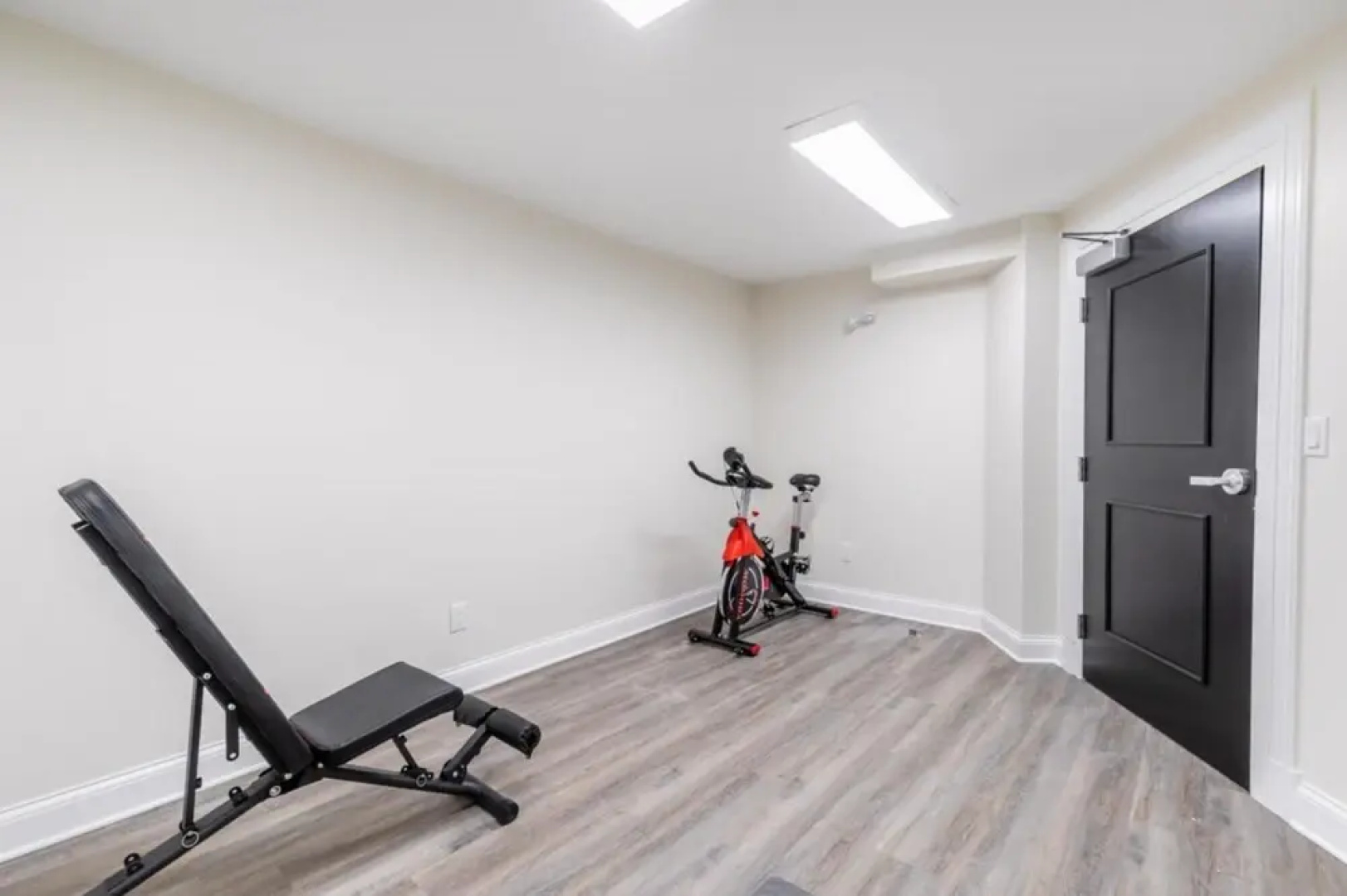 Rideau Comfort 2BD 1BA Apartment Free Parking
