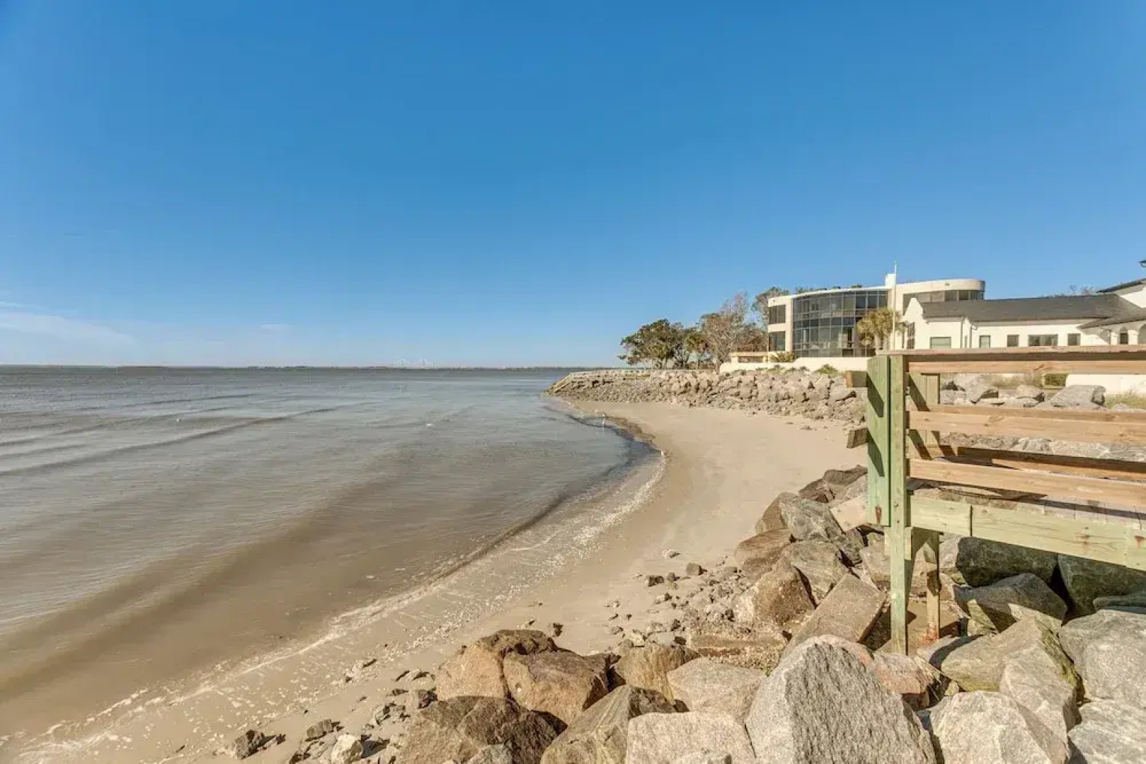 Walk to Public Beach: Hideaway in St Simons Island