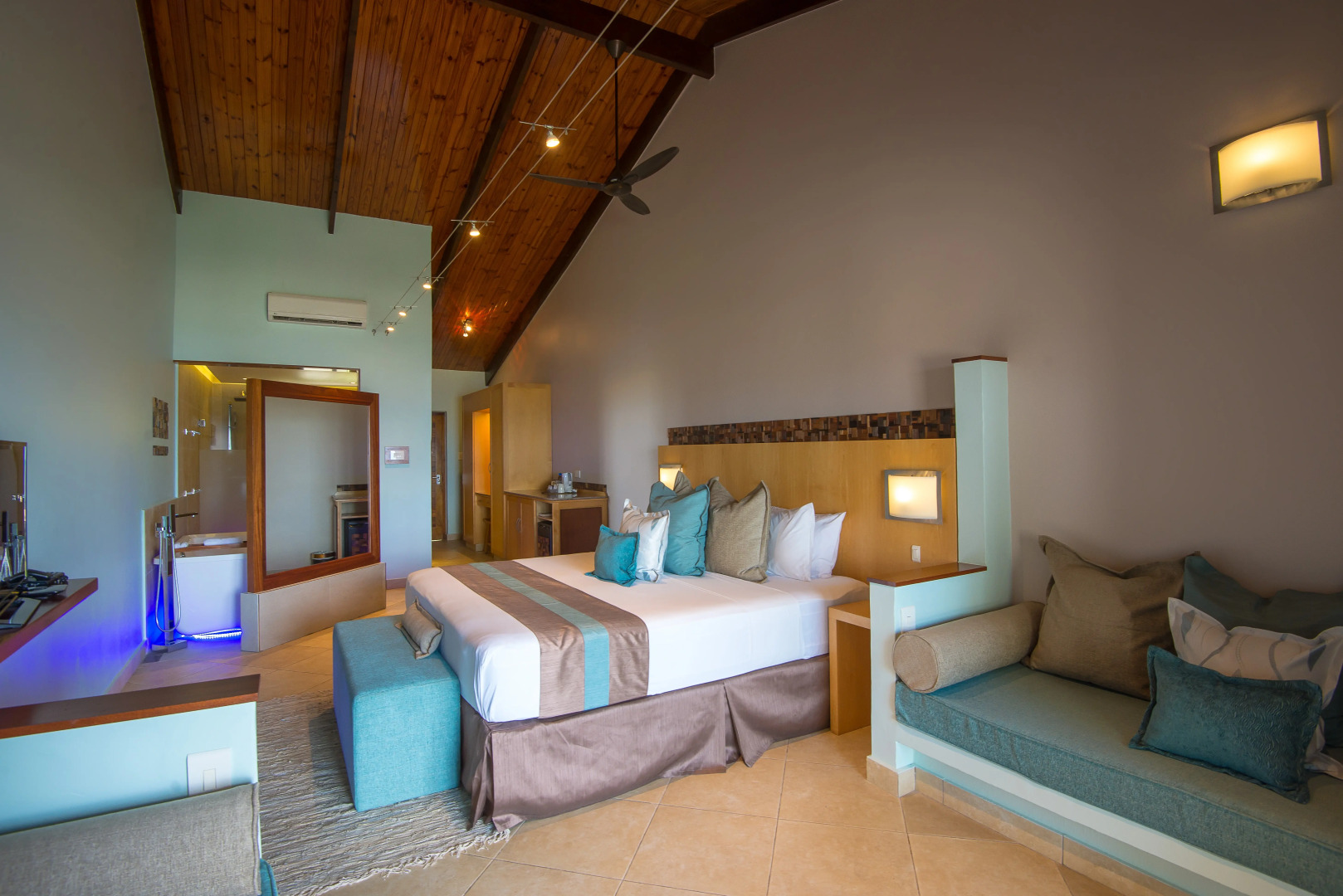 Coco de Mer Hotel and Black Parrot Suites