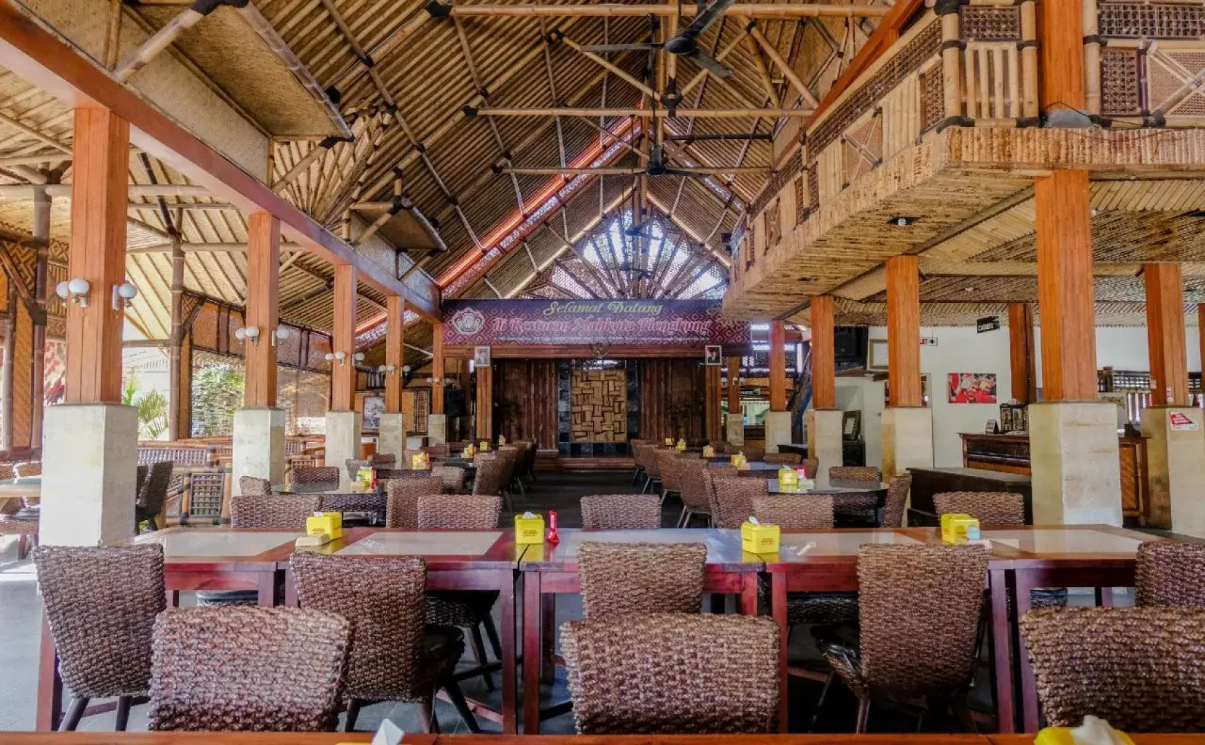 Hotel Mahkota Plengkung