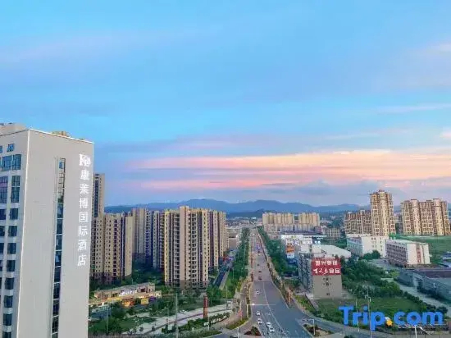 Xingguo Conrab hotel