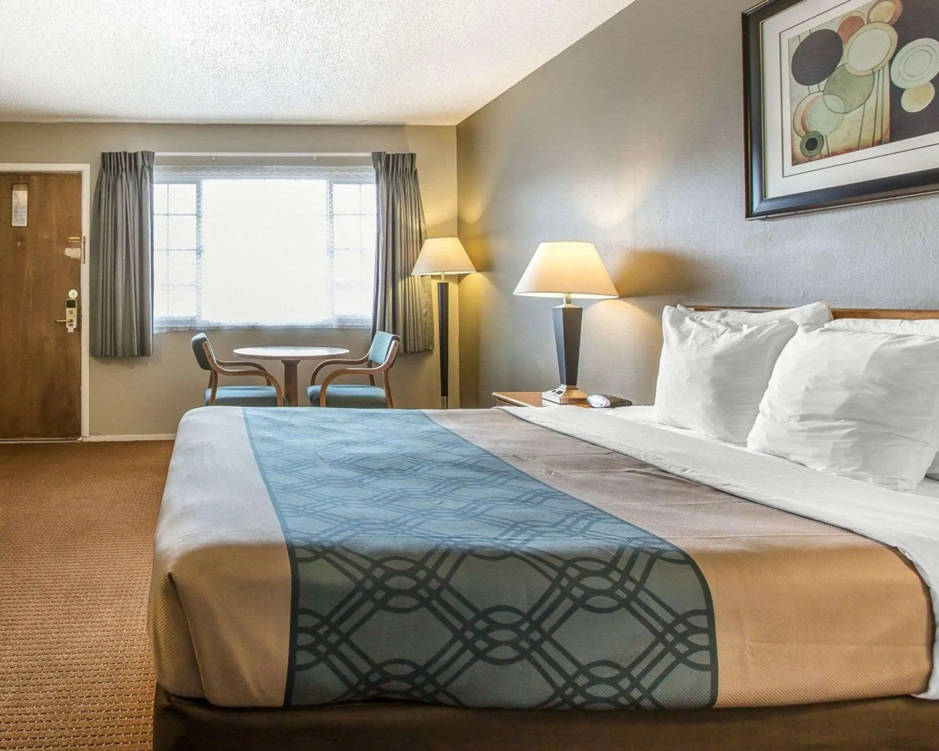 Econo Lodge Inn & Suites Yreka