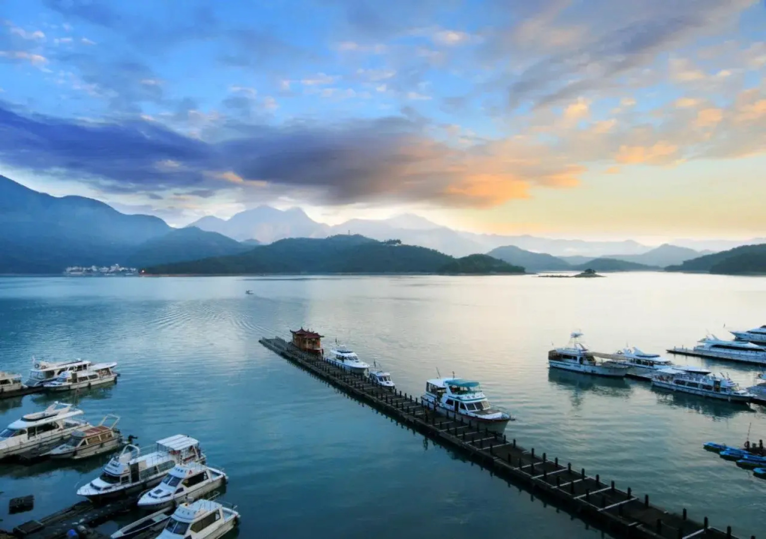 Sun Moon Lake Apollo Resort Hotel