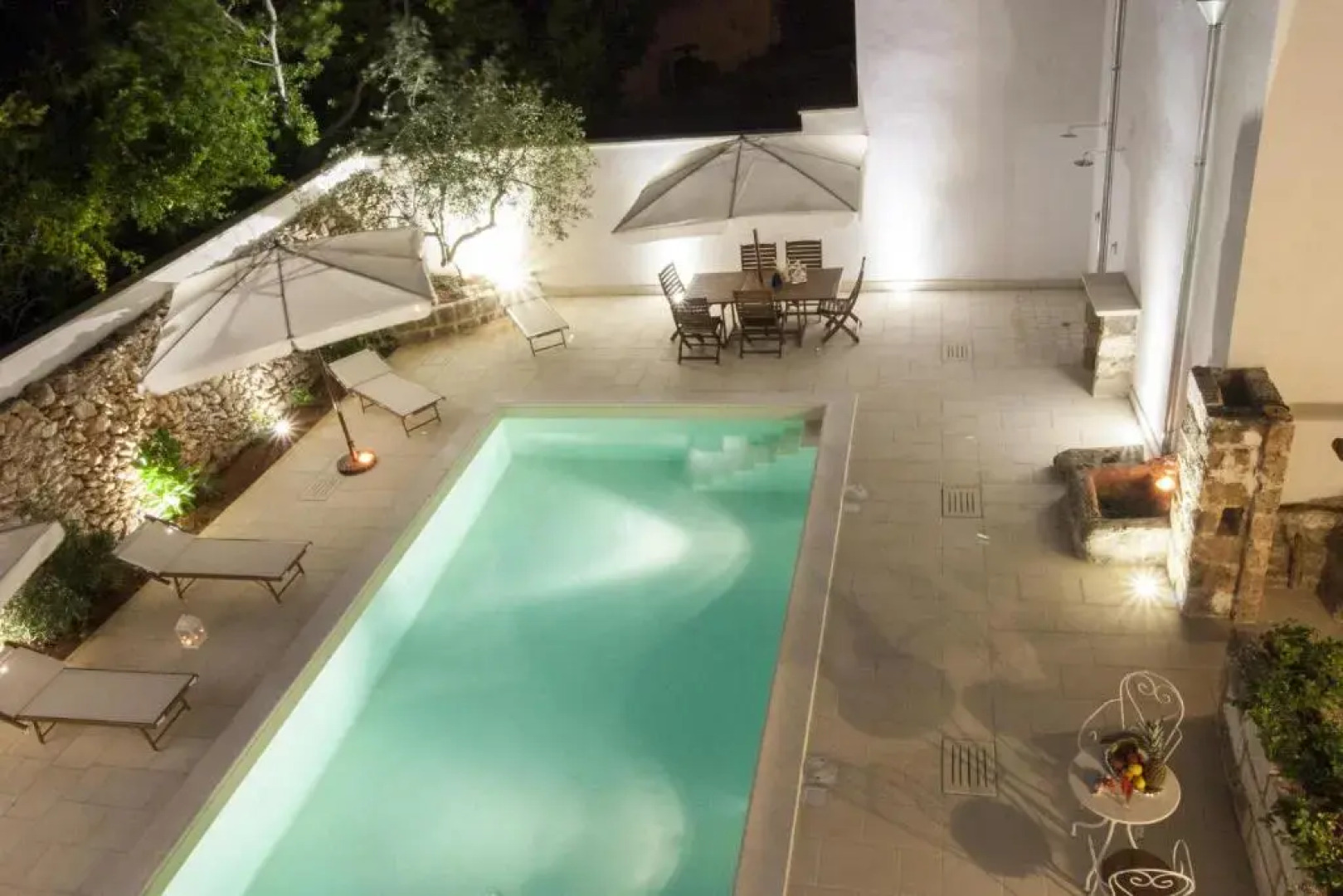 Luxury Courtyard Bilo