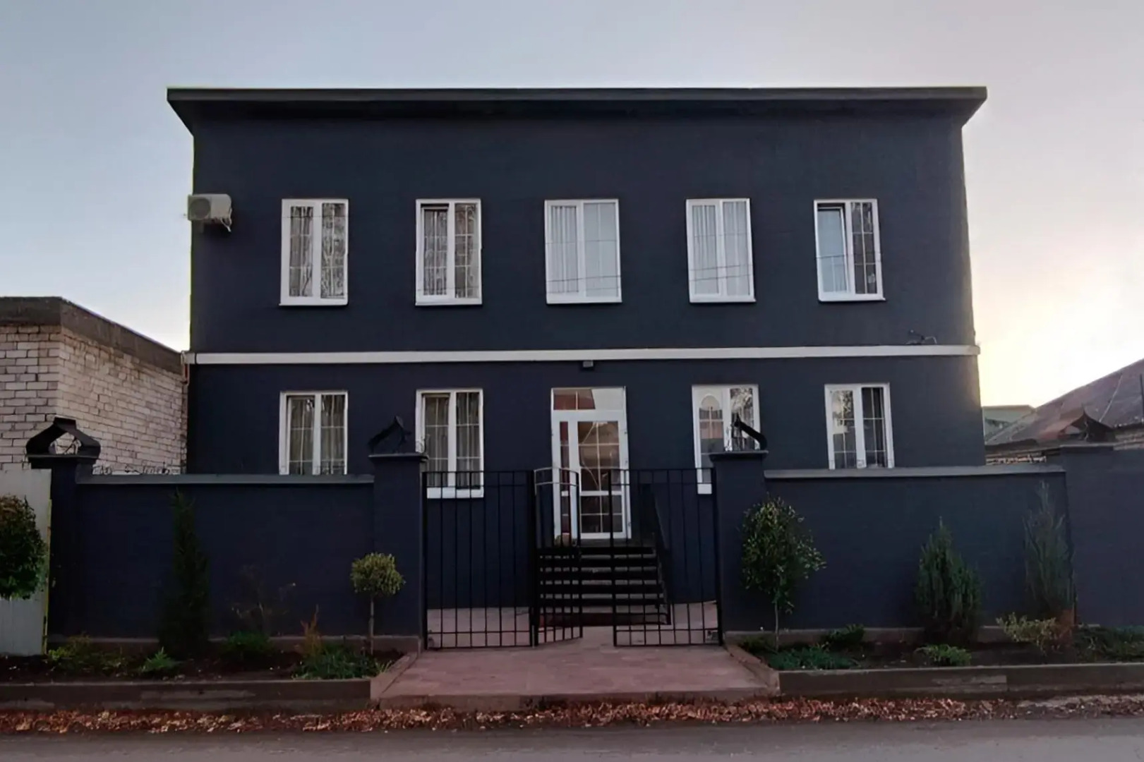 Fox House (Фокс Хаус)