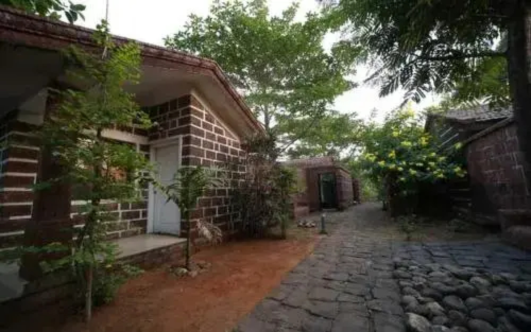Shruti's Stonarc Resort