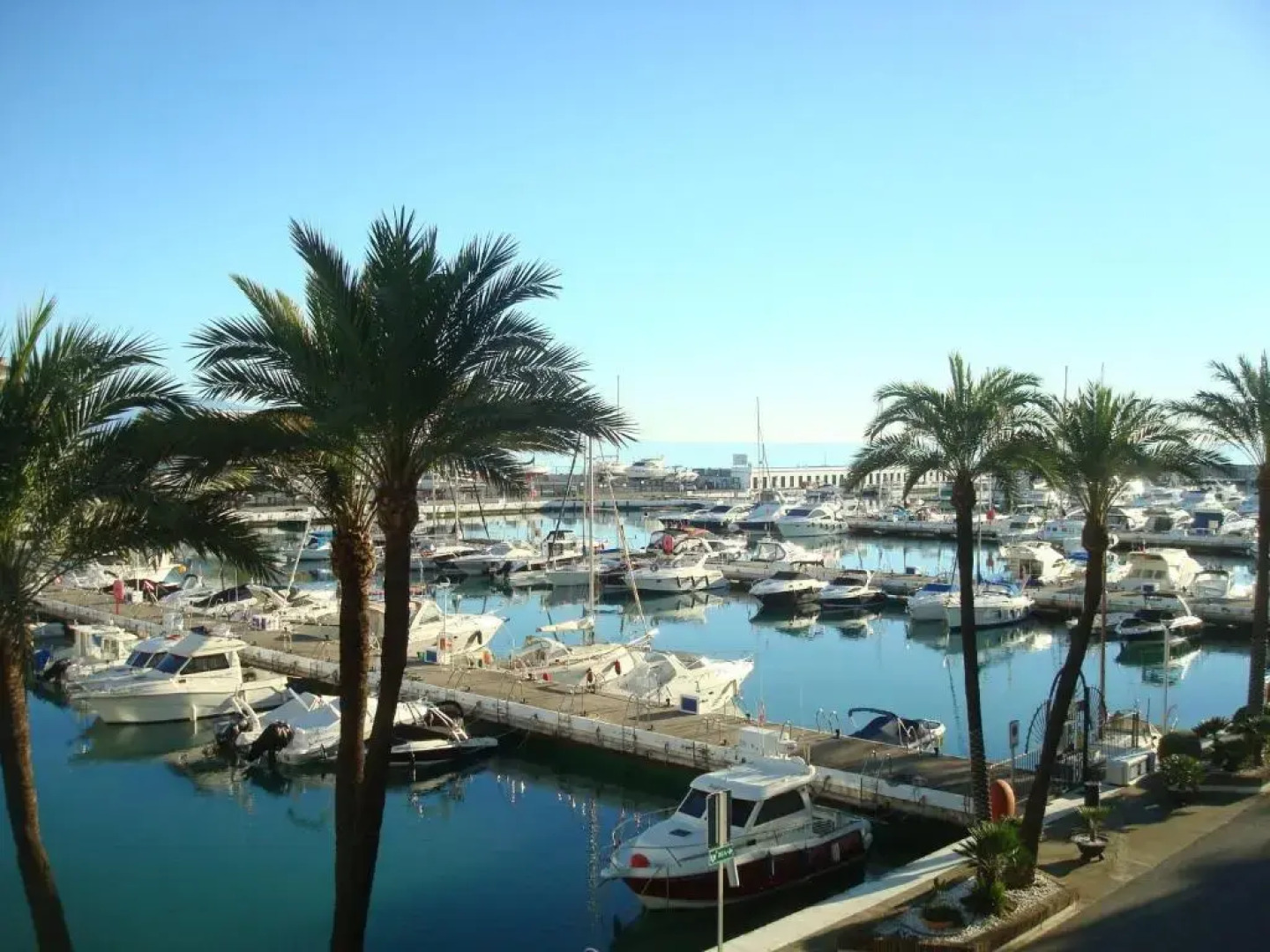 2252-Amazing apt on beach, port view from terrace!