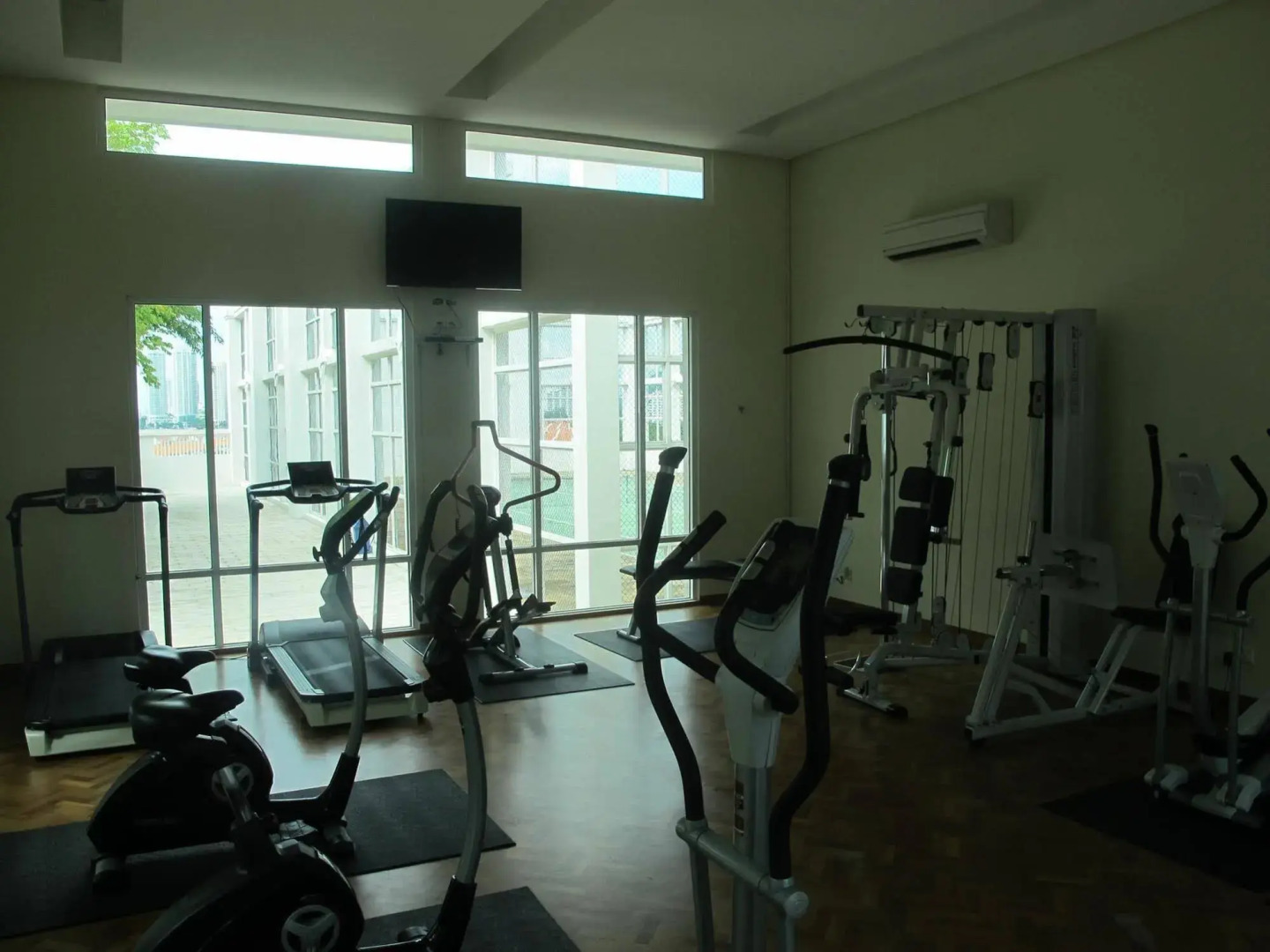 Luxury Suites @ Straits Quay