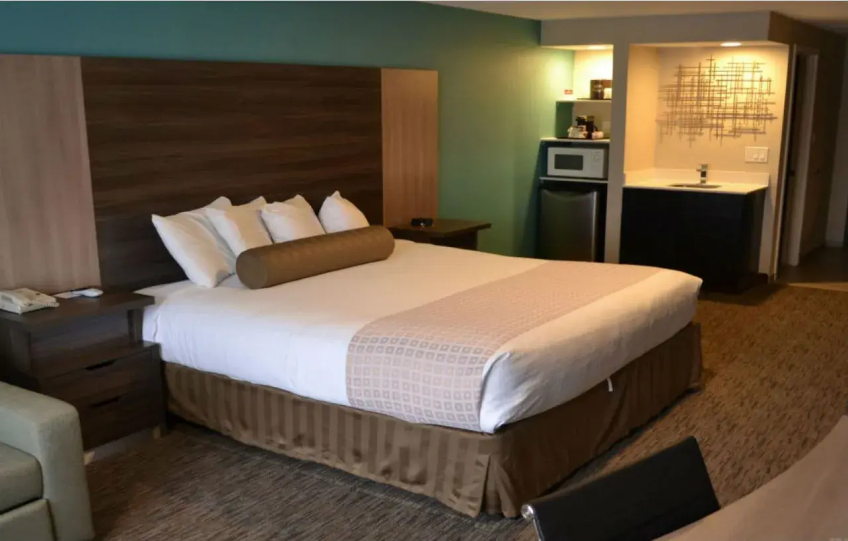 Yosemite Southgate Hotel & Suites