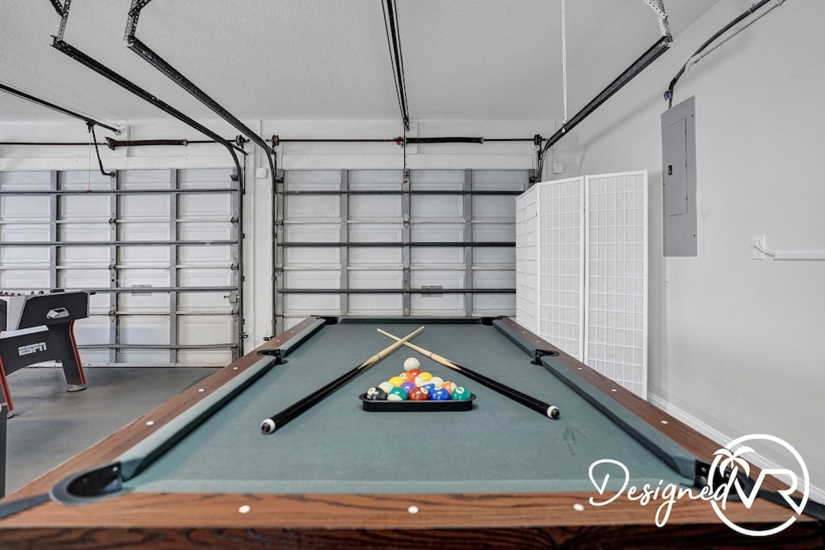 8 Br Villa with Pool & Basketball Court