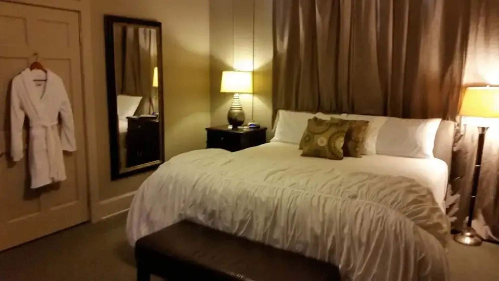 The Loft on the Square Guest Suites