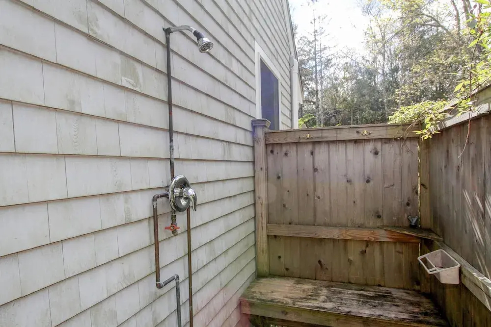 Tranquil 4br On Bourneâ€™s Pond 4 Bedroom Home