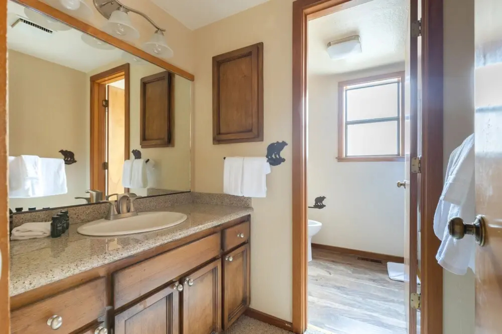 Redwood by AvantStay | Secluded Cabin | 2 Large Decks w/ Views & Spa