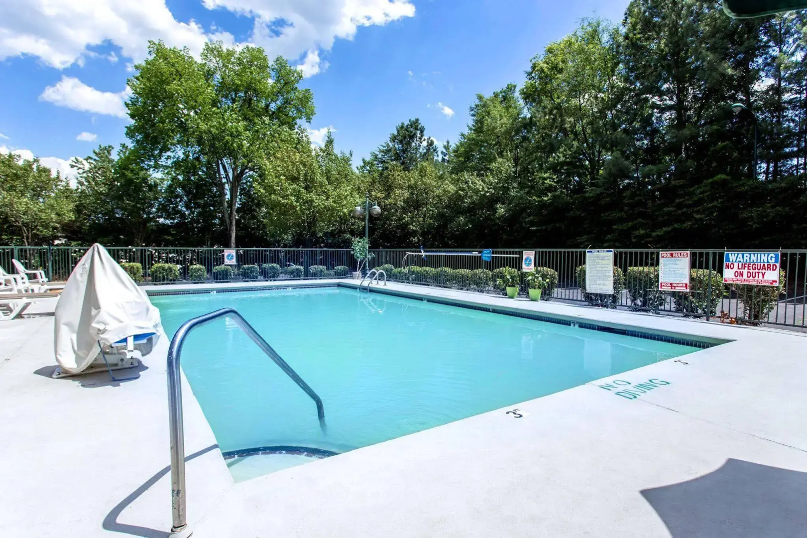 Lake Norman Inn and Suites