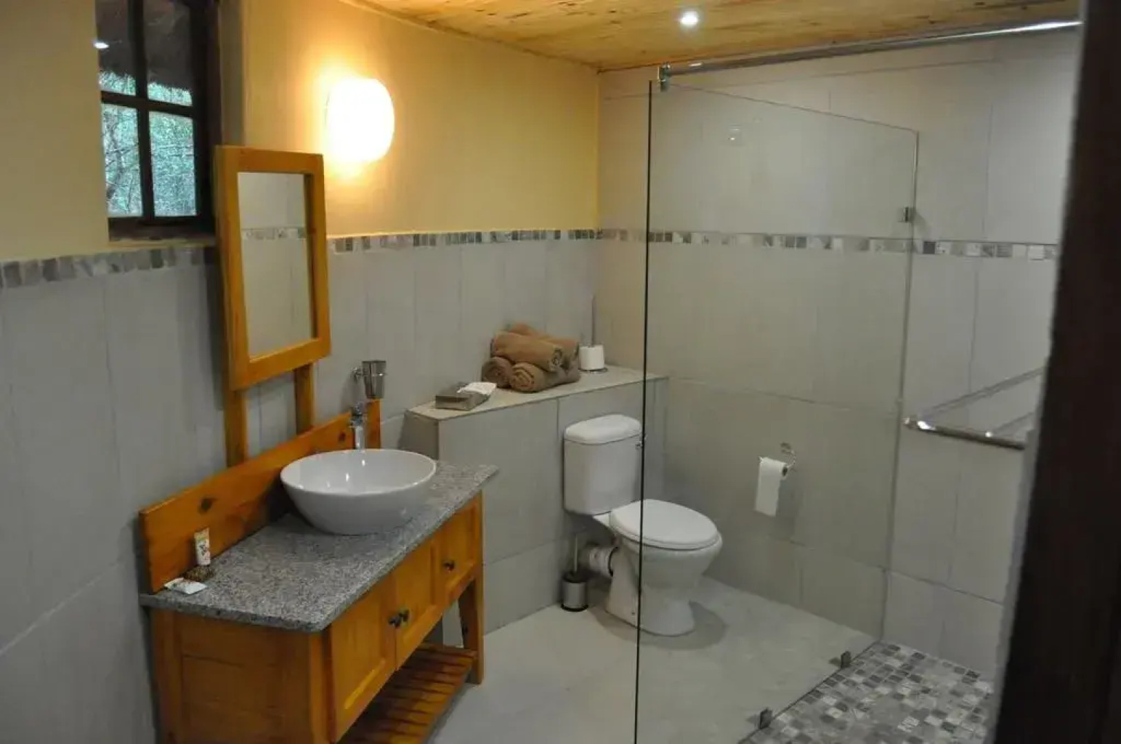 Gooderson Dumazulu Lodge & Traditional Village