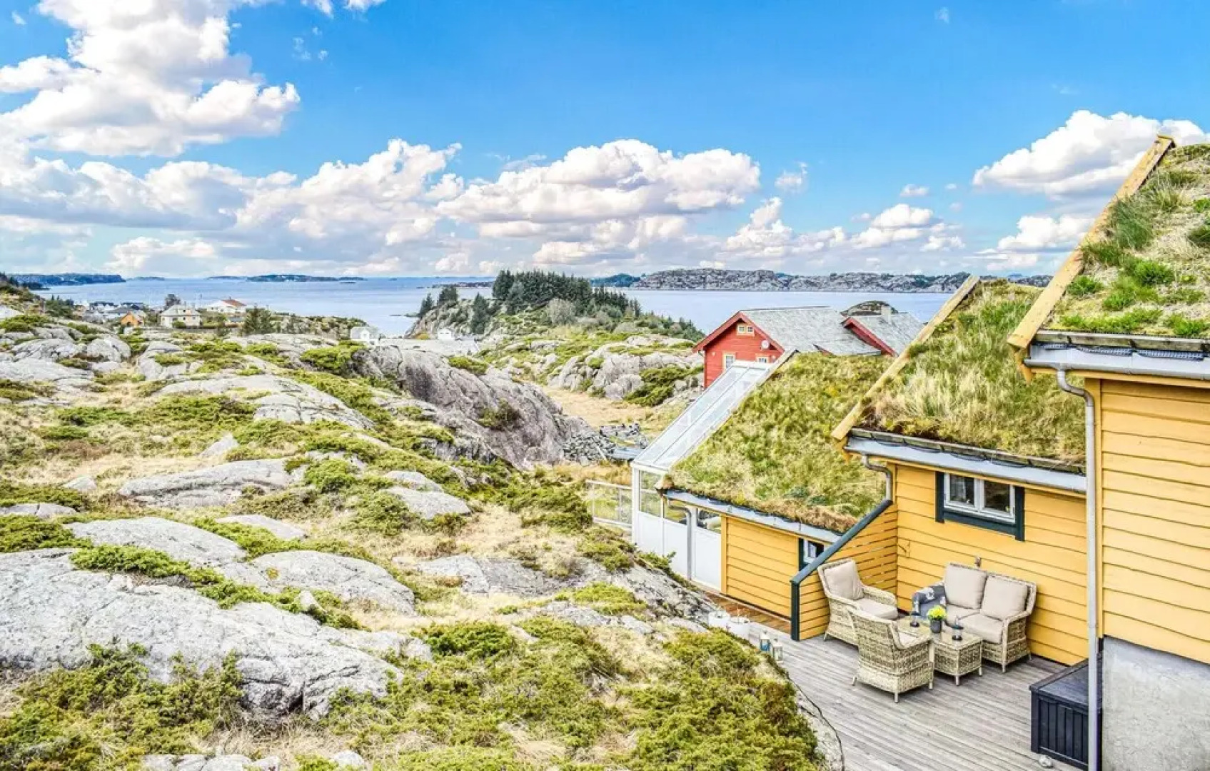 Stunning Home in Bekkjarvik With 3 Bedrooms and Wifi