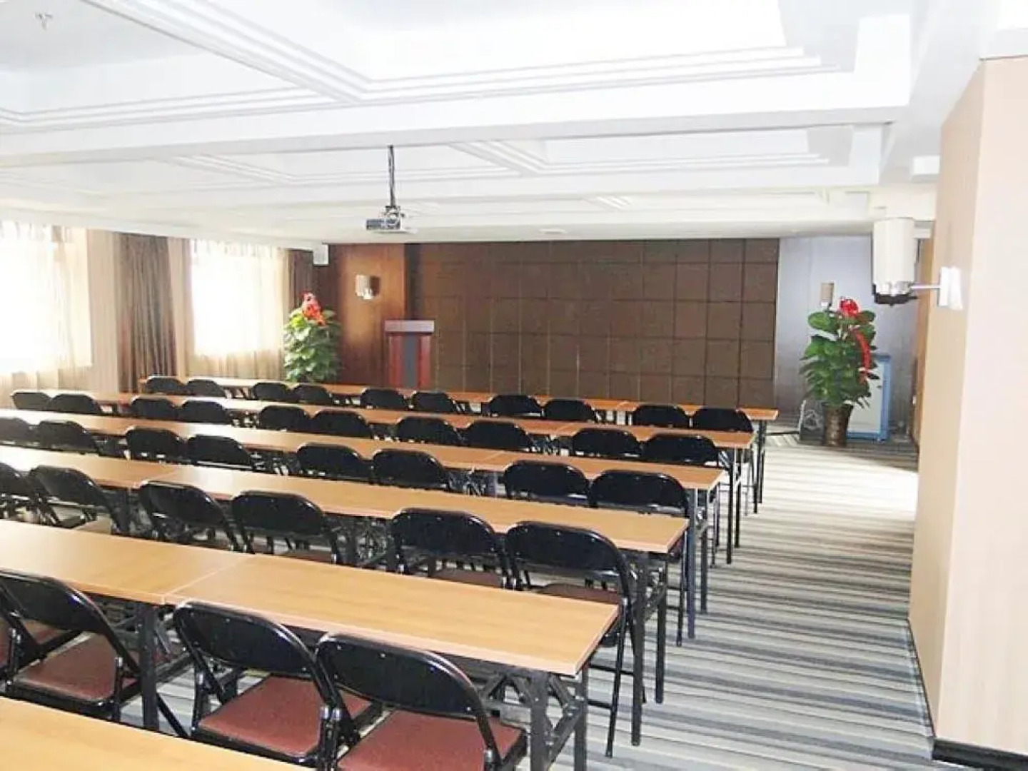 Shijiazhuang Ouyun Hotel (Chang'an Wanda Plaza &  Municipal Obstetrics and Gynecology Hospital)