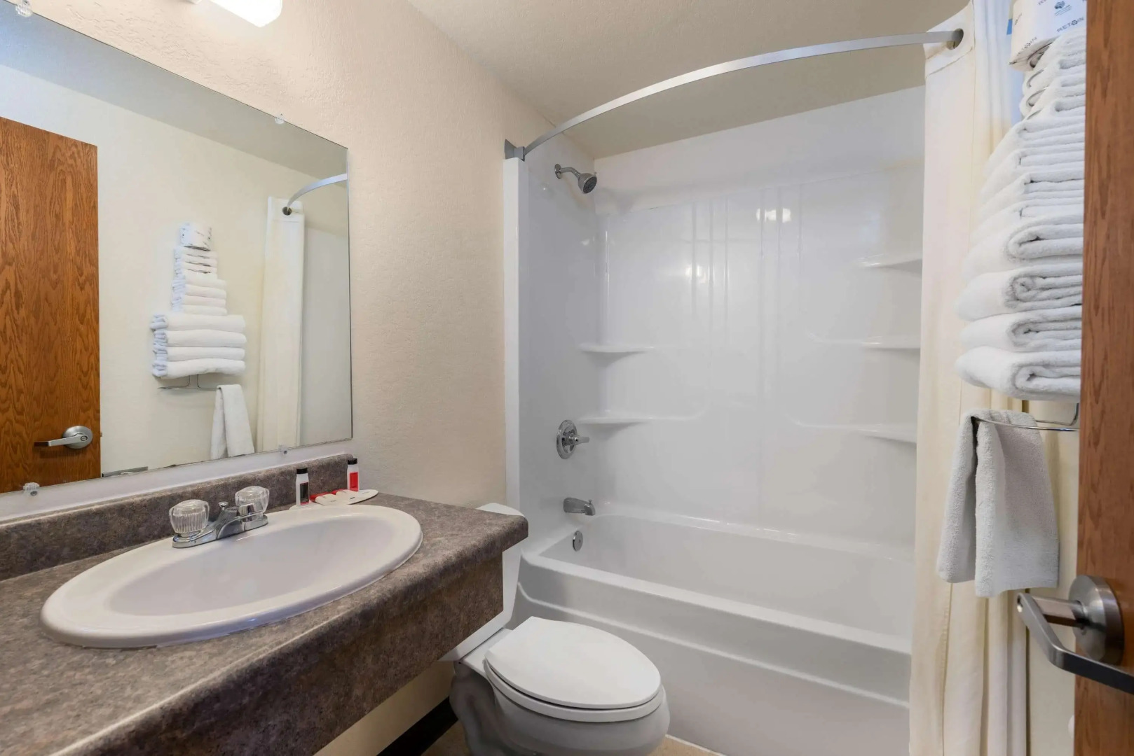 Super 8 By Wyndham Hill City/Mt Rushmore/ Area