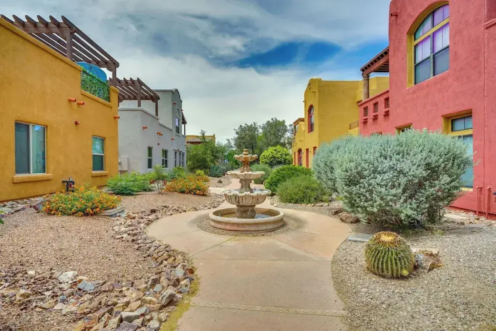 Tubac Adobe Townhome: Shop, Golf, Explore & More!