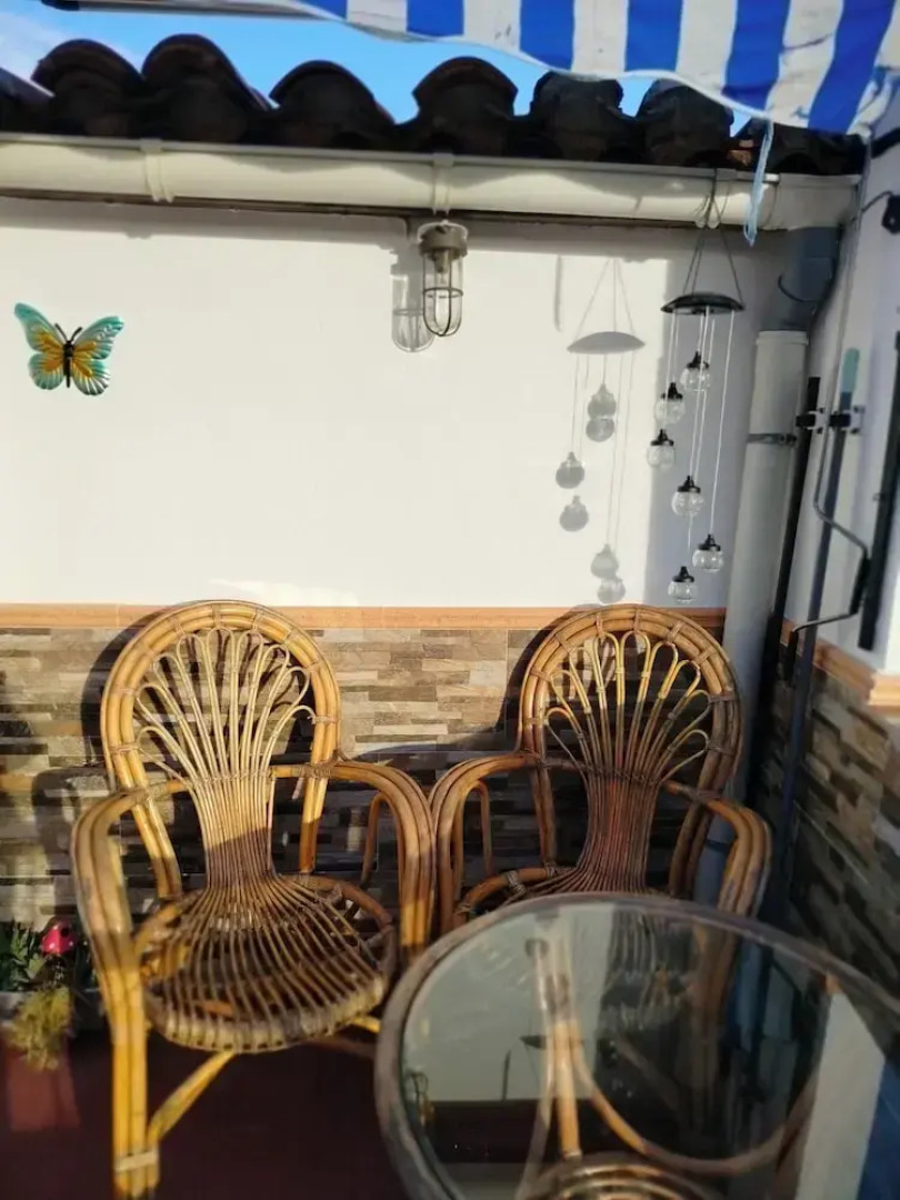 2bed Traditional Apt - Private Balcony - Fuenmayor