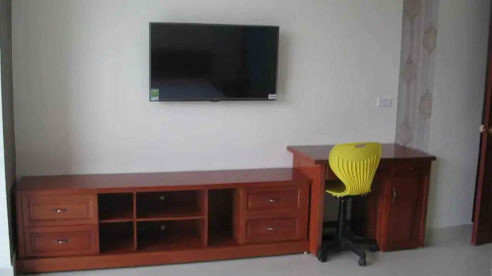 Tan Long Lach Tray Apartment