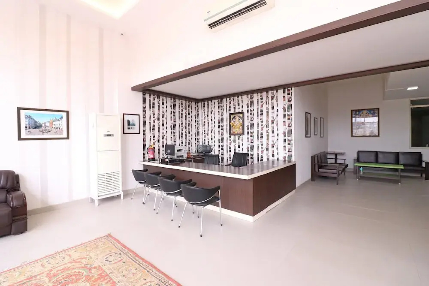 Capital O 18443 Hotel Nano