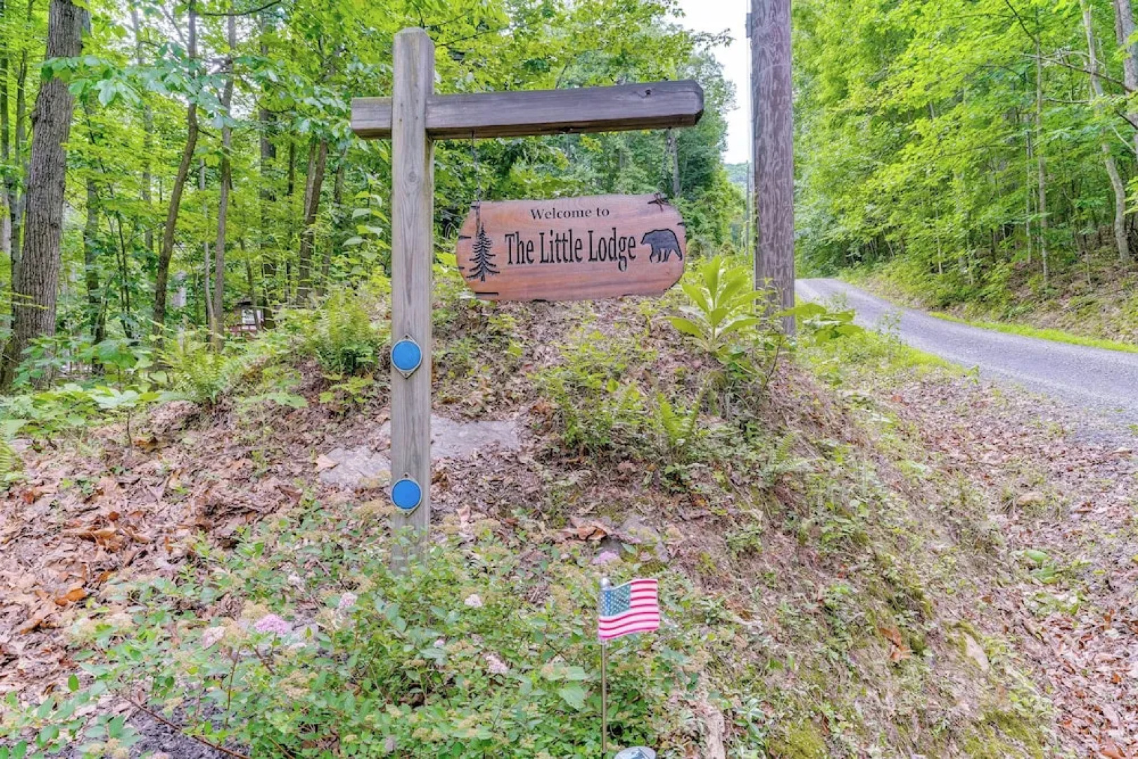 Cabin w/ Deck & Screened-in Porch in New Market!