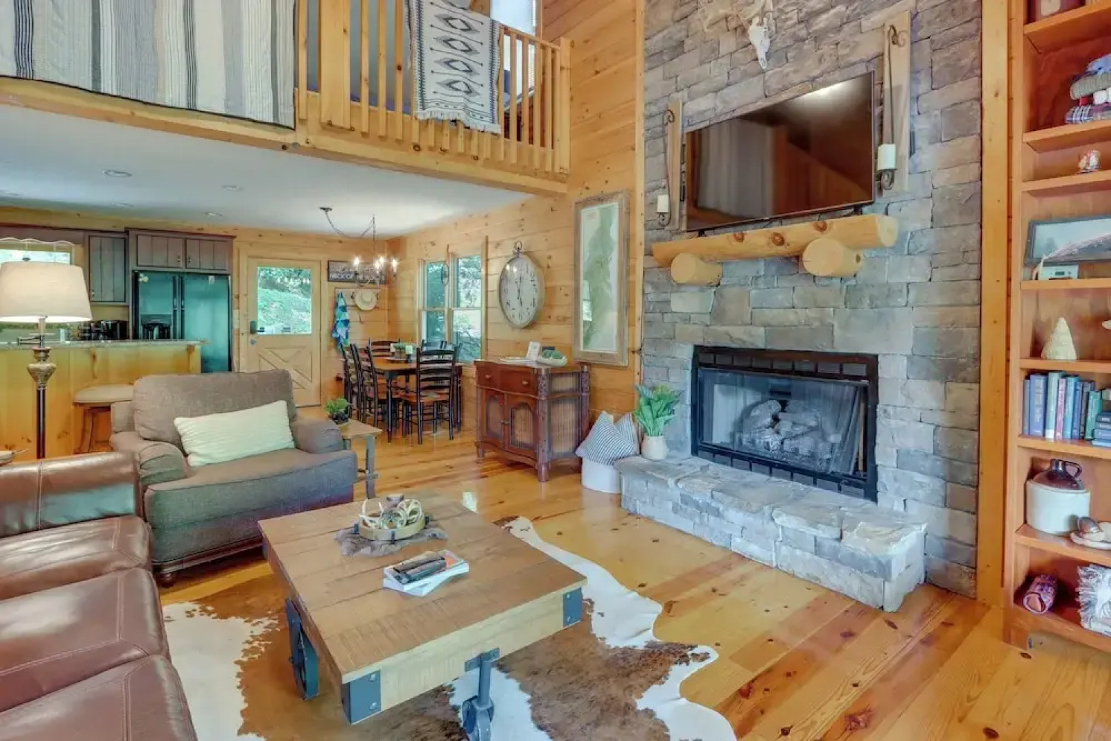 'the River Rest' Ellijay Cabin w/ Hot Tub!