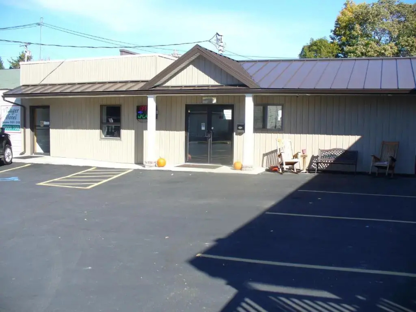 Villager Motel & Glen Manor Estate