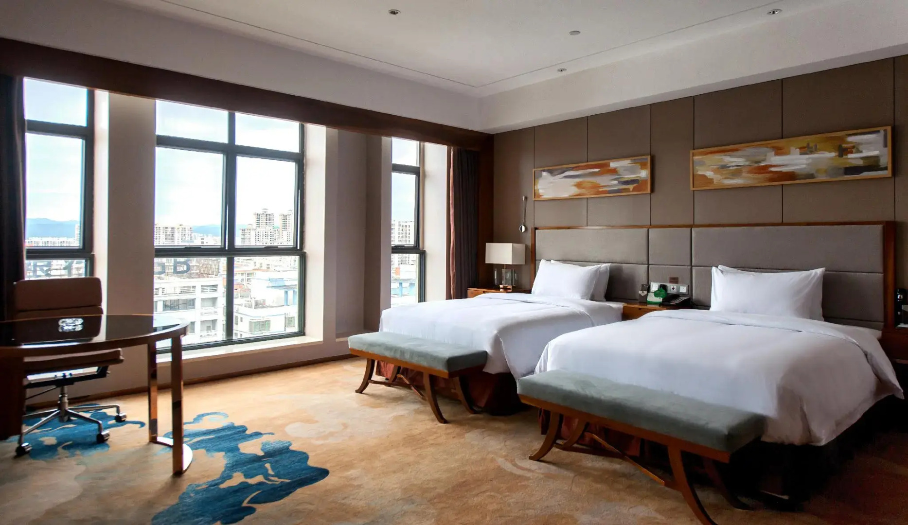 Poerson International Hotel