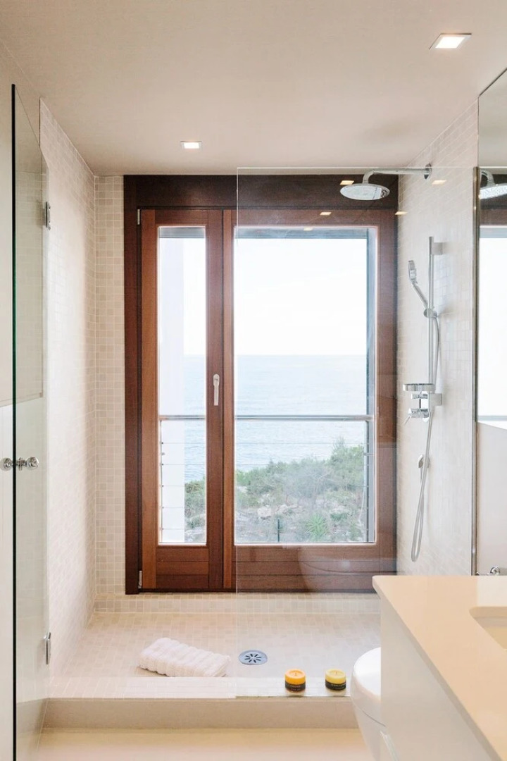 Sea Front Luxurious Villa