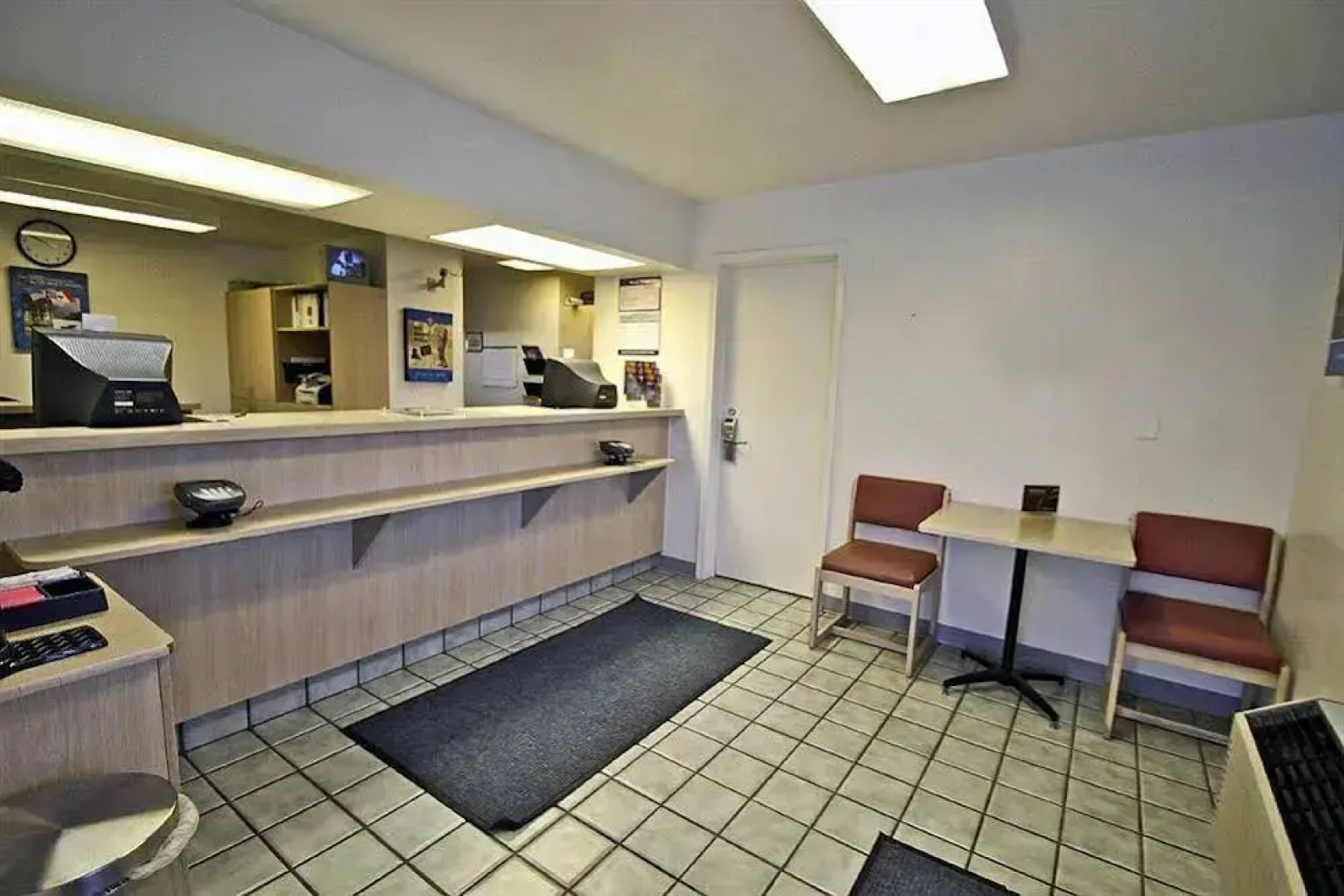 Motel 6 Manhattan Kansas