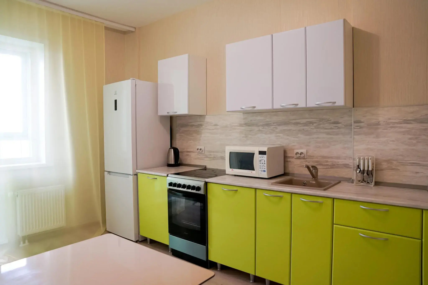 Leto Apart (Лето Апарт) на улице Революции 52В