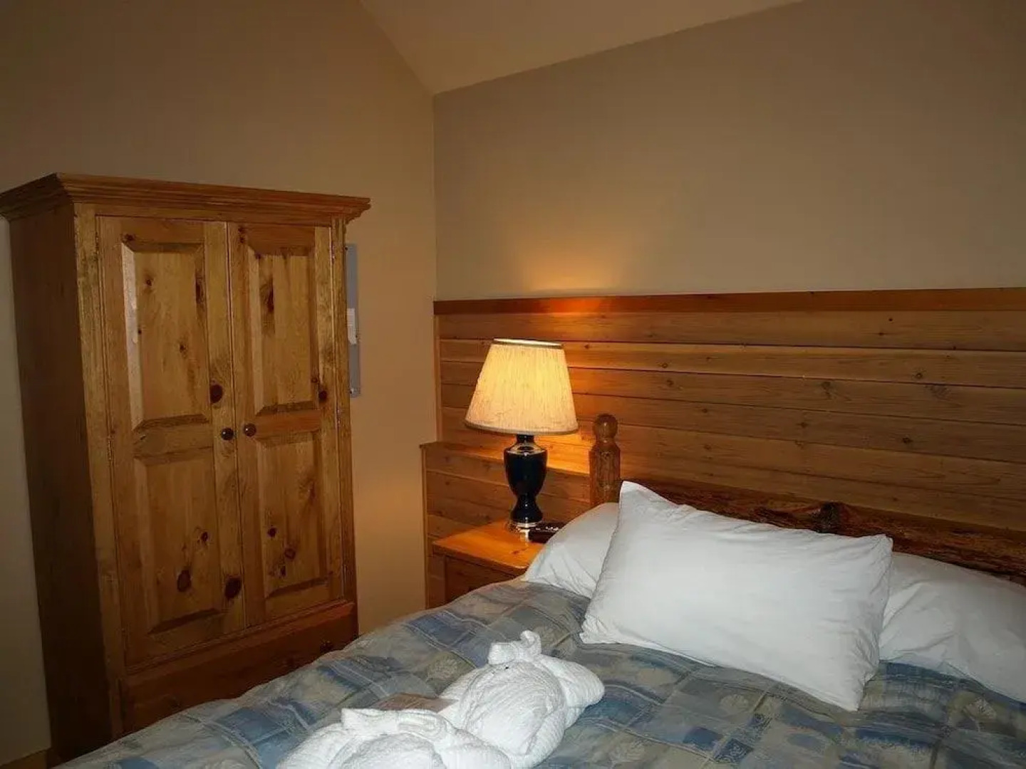 Halcyon Hot Springs Resort