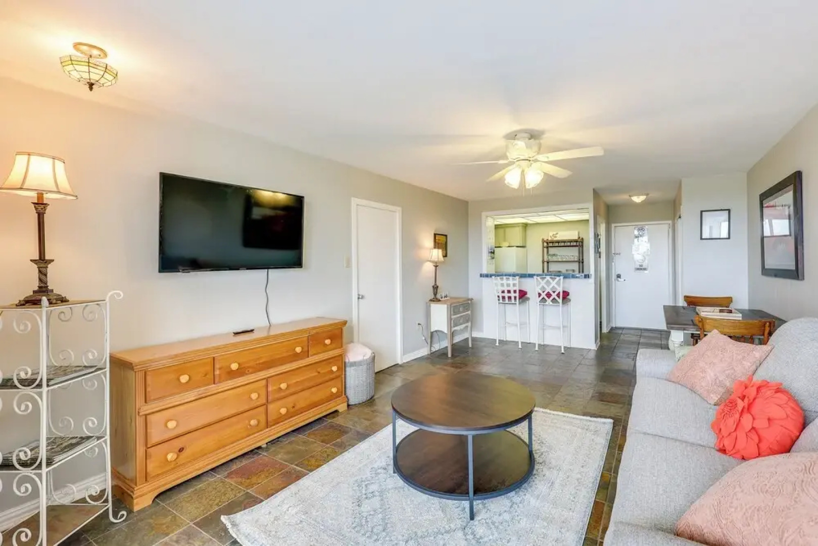 Rorys Roost Hot Springs Condo on Lake Hamilton!