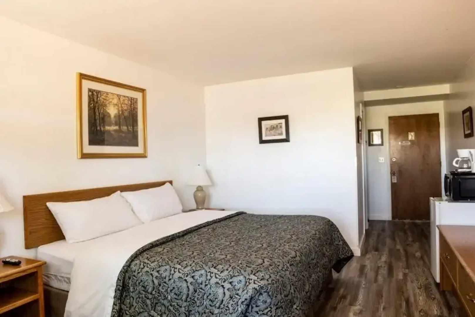 Riverwood Inn Hotel Grand Kitchenette Suite