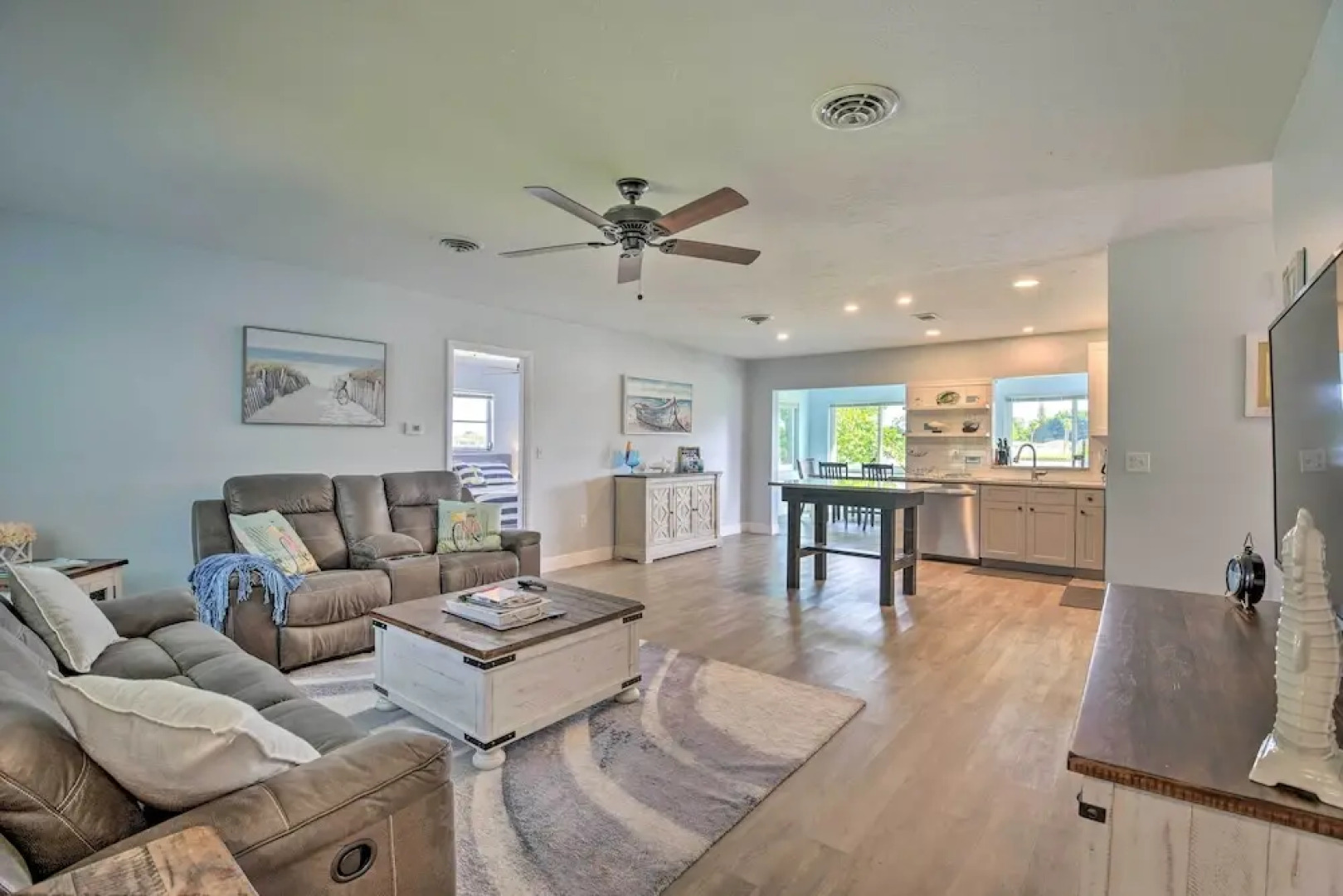 Waterfront Nokomis Escape w/ Dock, Kayaks & Bikes!