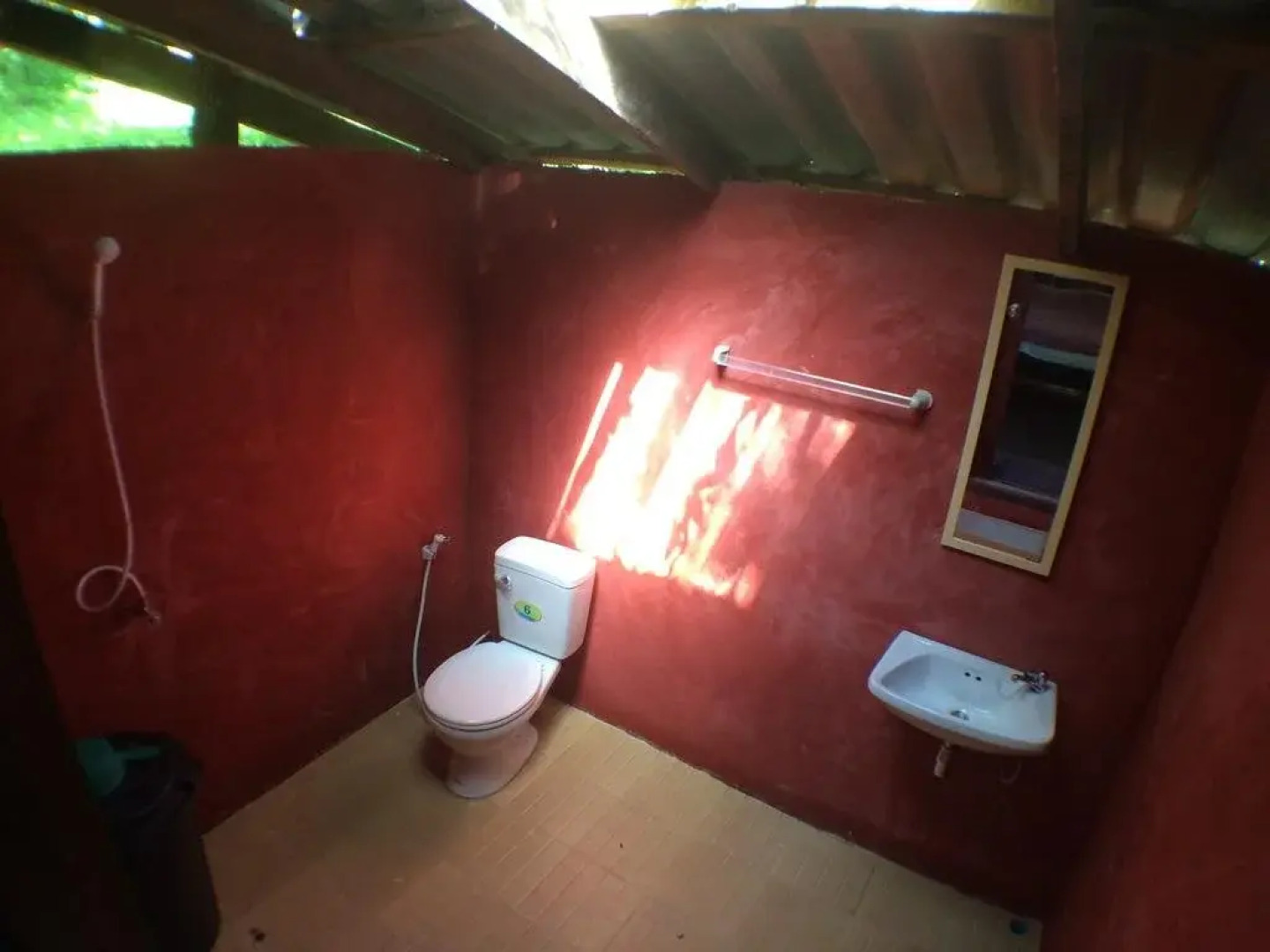 Monkey Mansion Jungalows and Tours