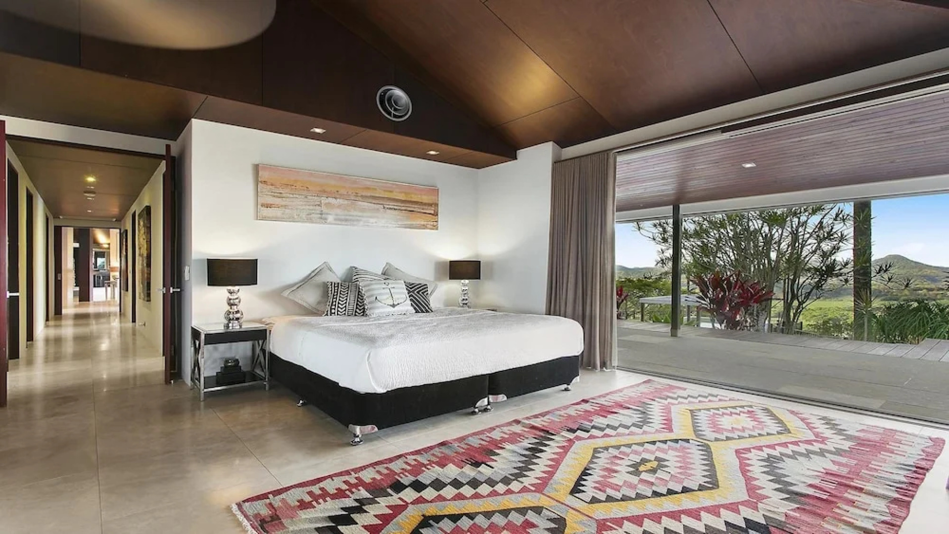 Eqeleni Byron Hinterland Retreat