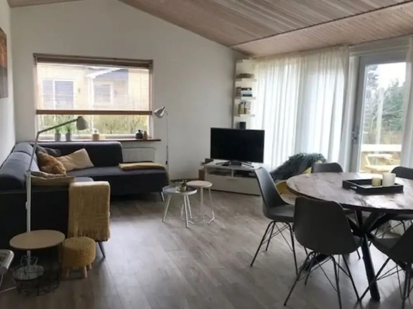 Holiday Home With Private Garden by the sea