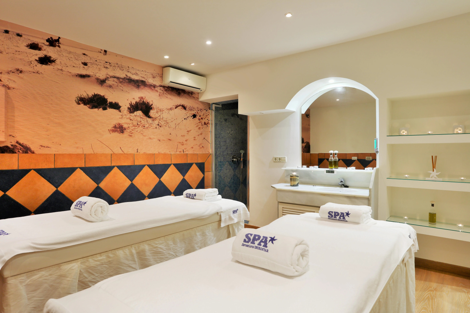 Отель Iberostar Waves Málaga Playa