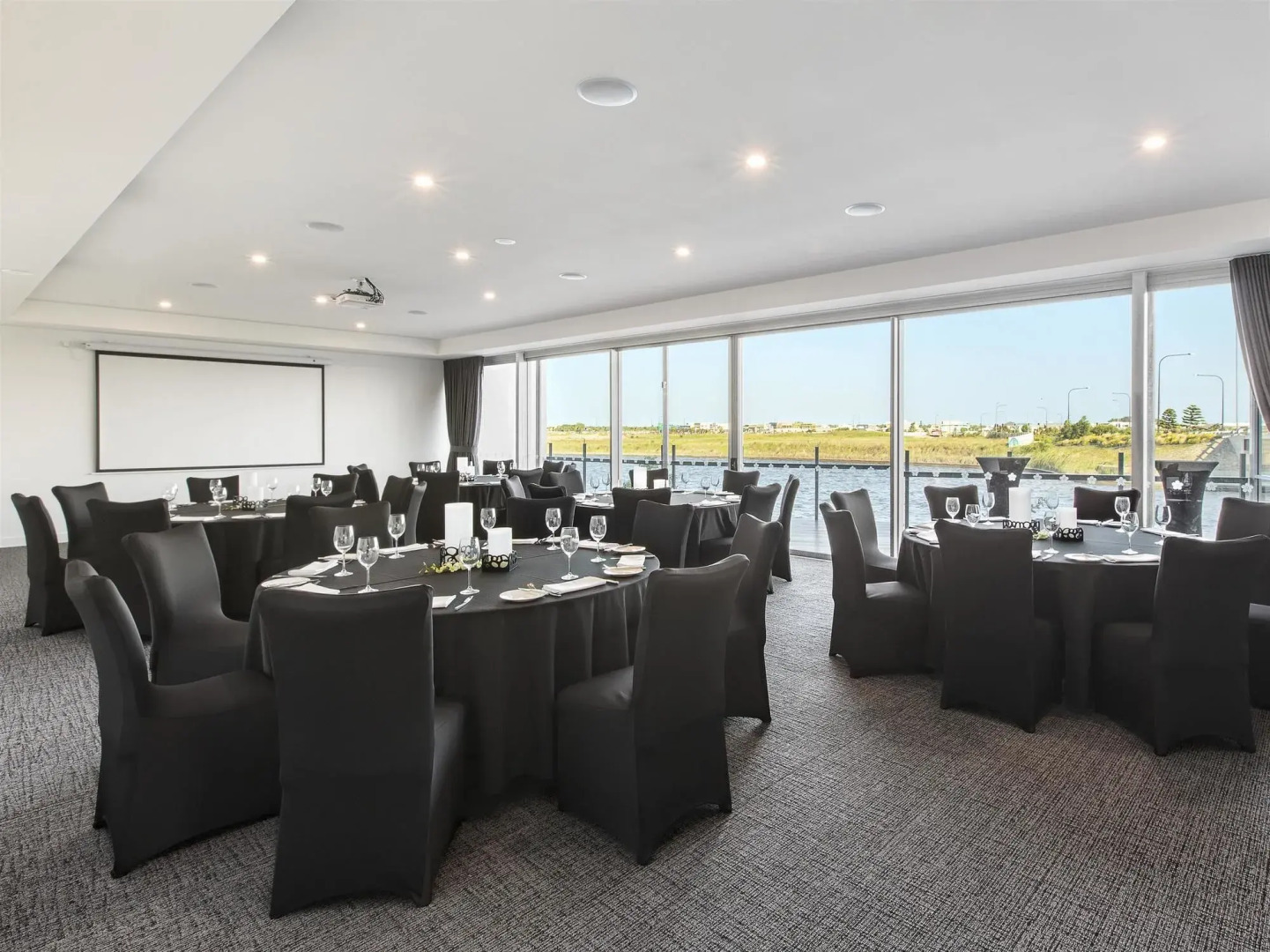 Mercure Sunshine Coast Kawana Waters