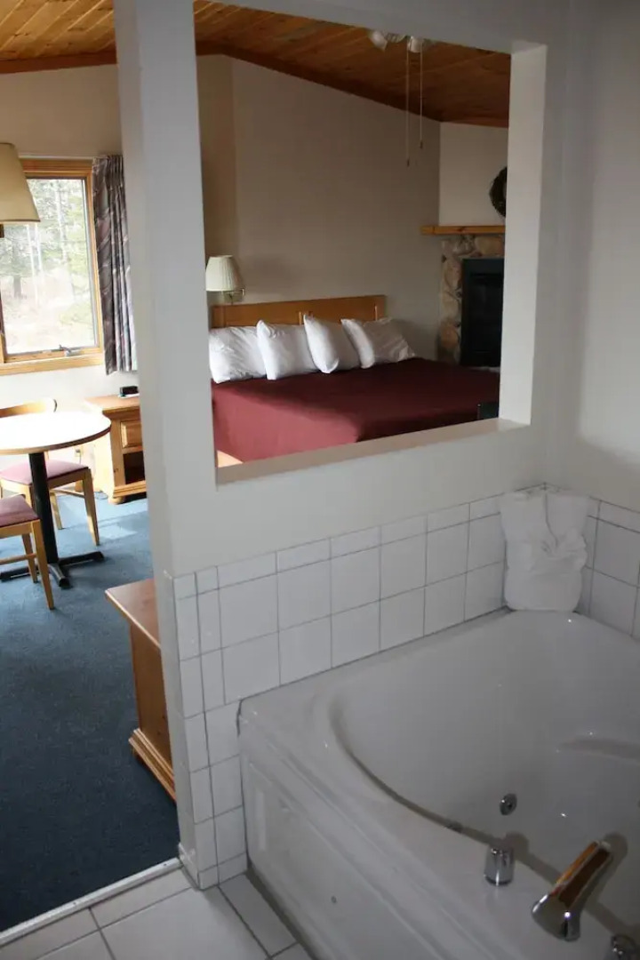 Superior Ridge Resort Motel