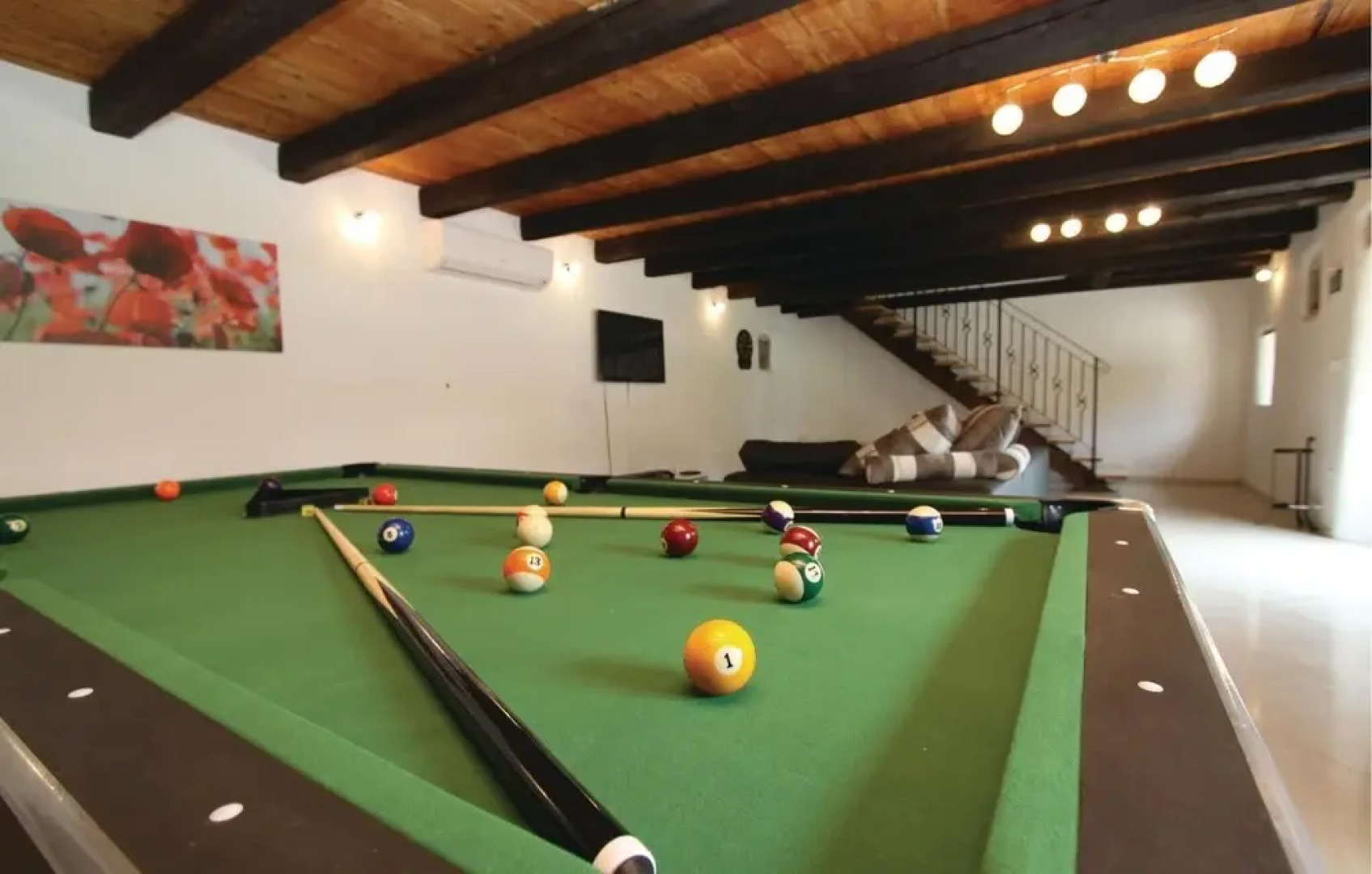 Beautiful Home in Kanfanar With Jacuzzi, Wifi and 7 Bedrooms