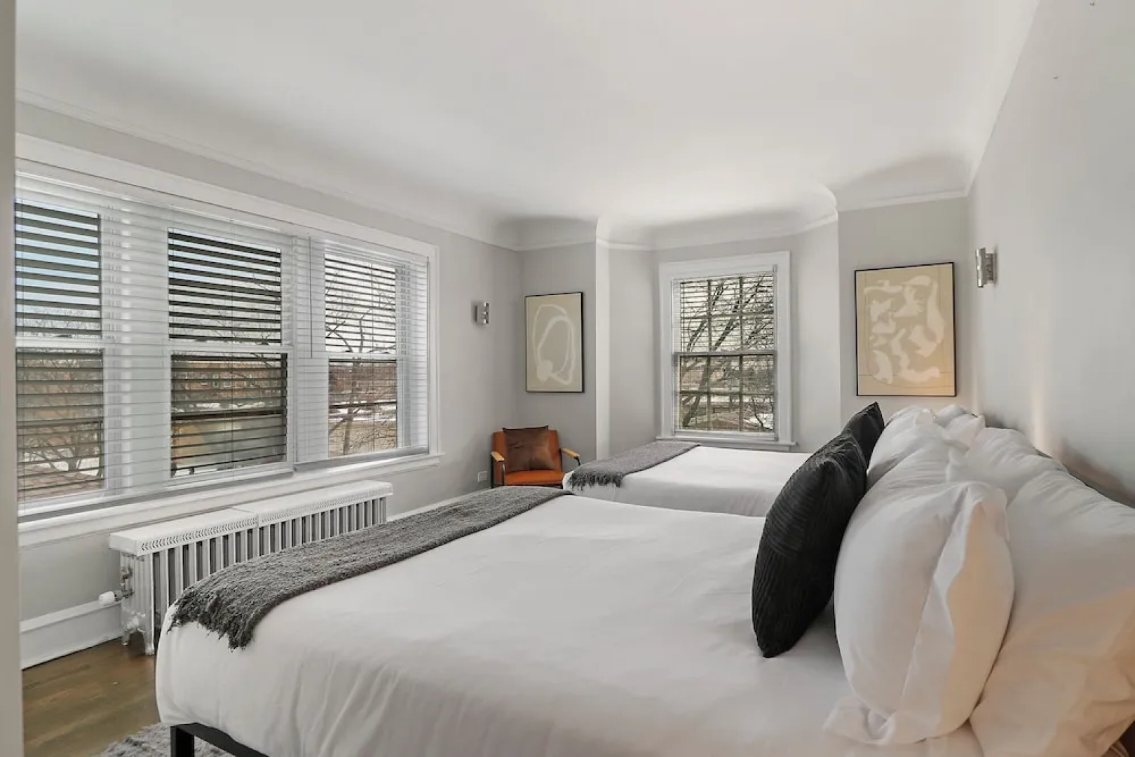 Chic 2BR Apt in Skokie - Elm 3A