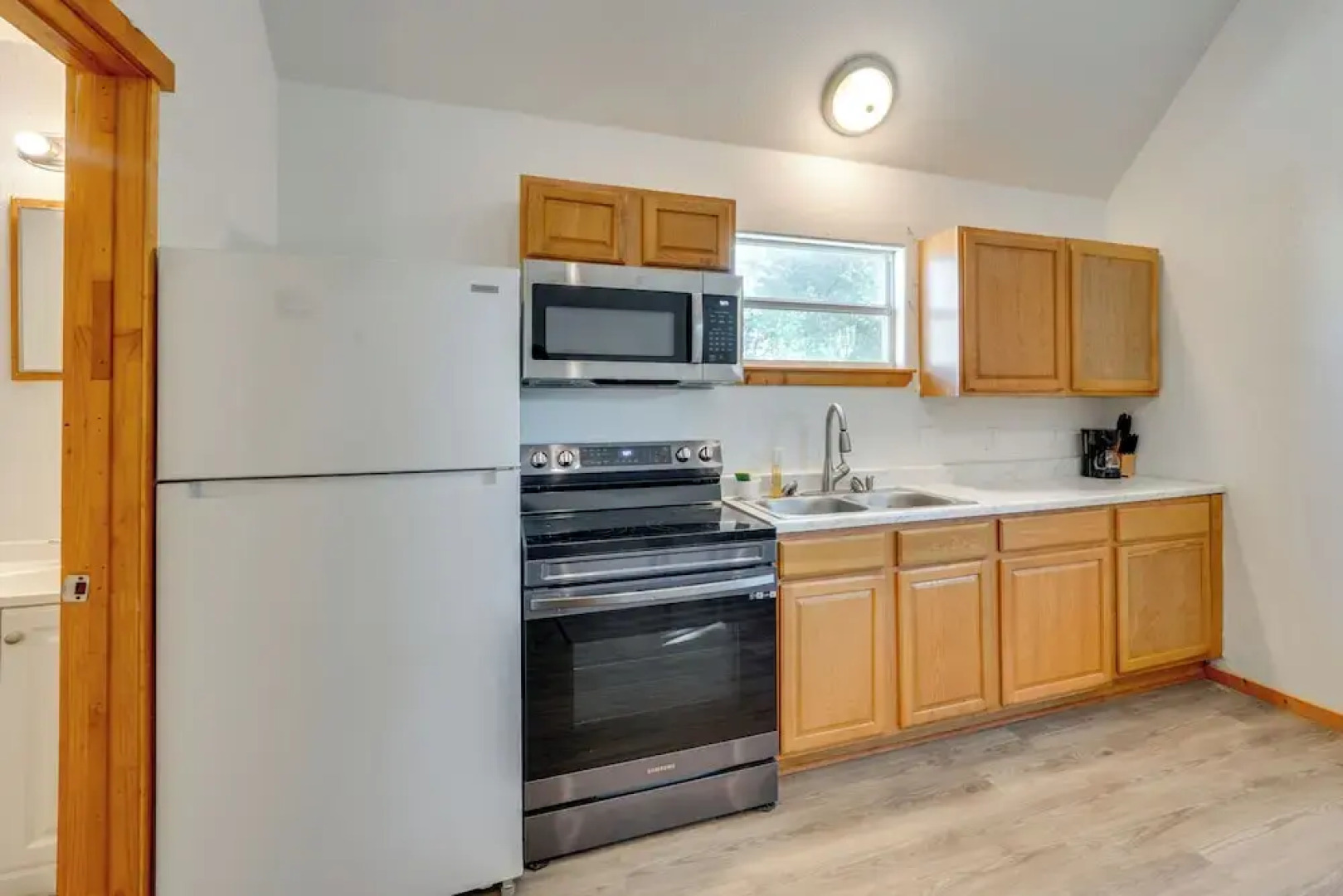 < 1 Mi to Main St: Quiet Home w/ Yard in Stockdale