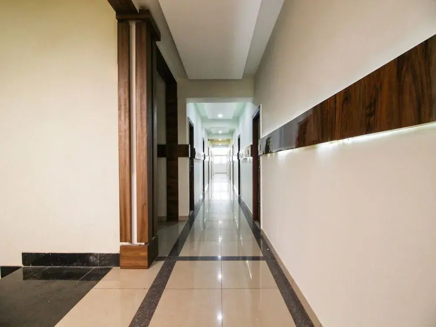 OYO 15136 Nisarga Lodge